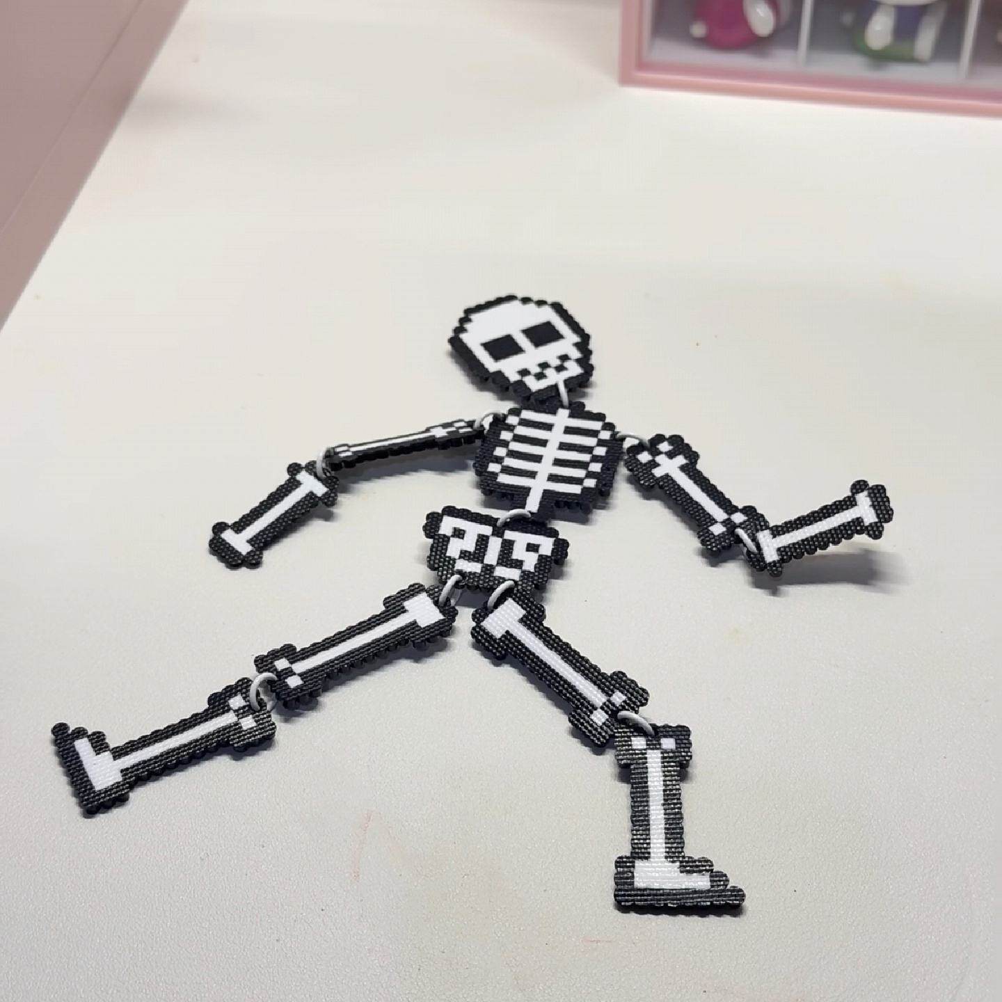 拼豆骷髅人创意亚克力钥匙扣像素关节可动会跳舞挂件摆件装饰成品
