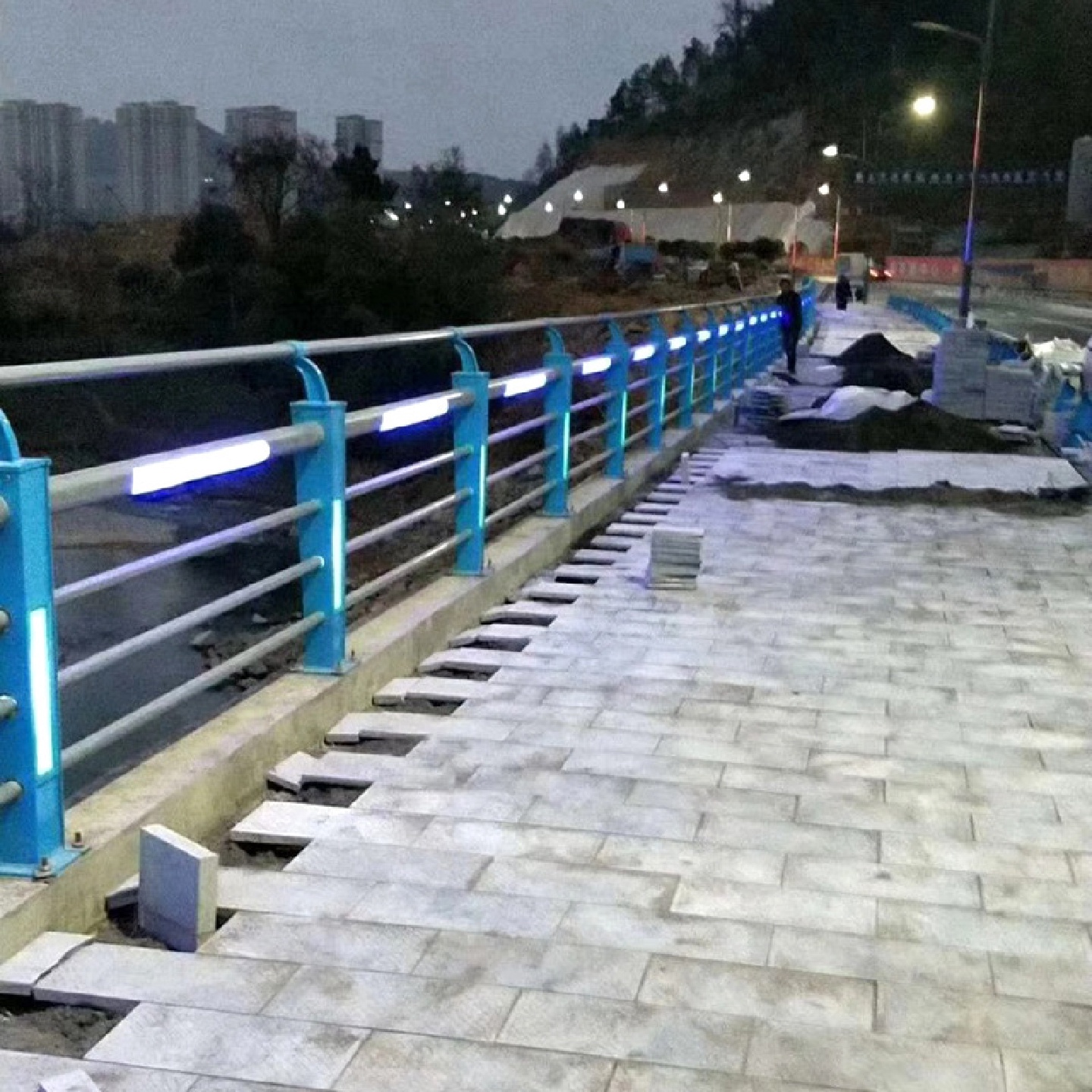 灯光铝合金桥梁防撞护栏山东厂家景区河道栏杆加工景观桥梁护栏