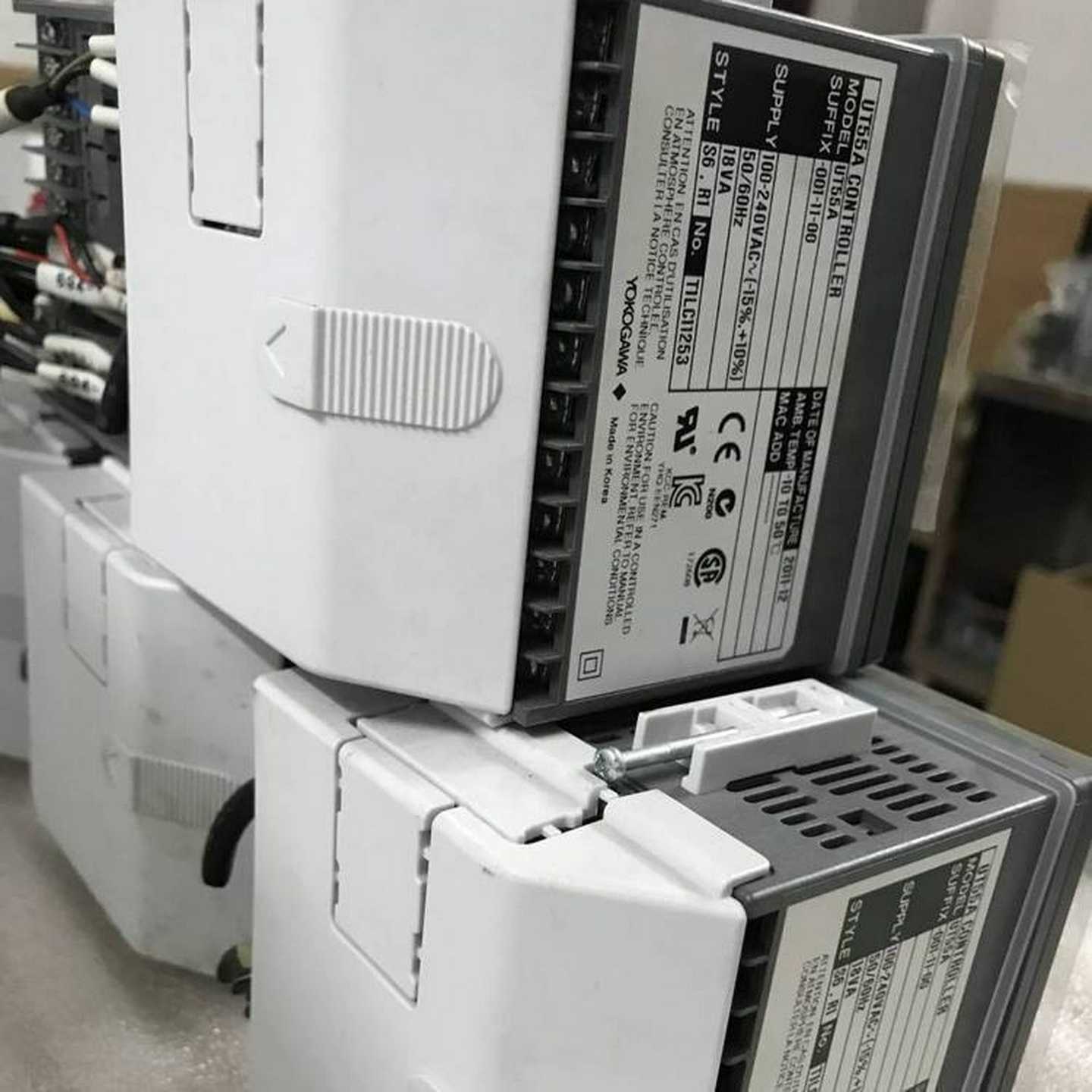 温度控制器/调节器UP55A-001-11-00UKT35A-205-21-00横河YOKOG