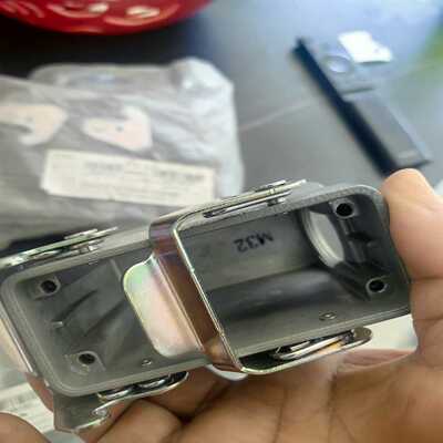 西霸士H16B-TSBH-M32重型连接器，两件询价