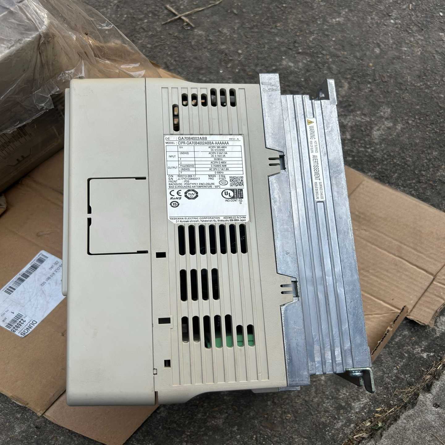 议价安川GA700变频器。型号CIPR-GA70B4002ABB