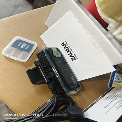 ZALMAN行车记录仪收来的，好像没有用过，想要联系议价