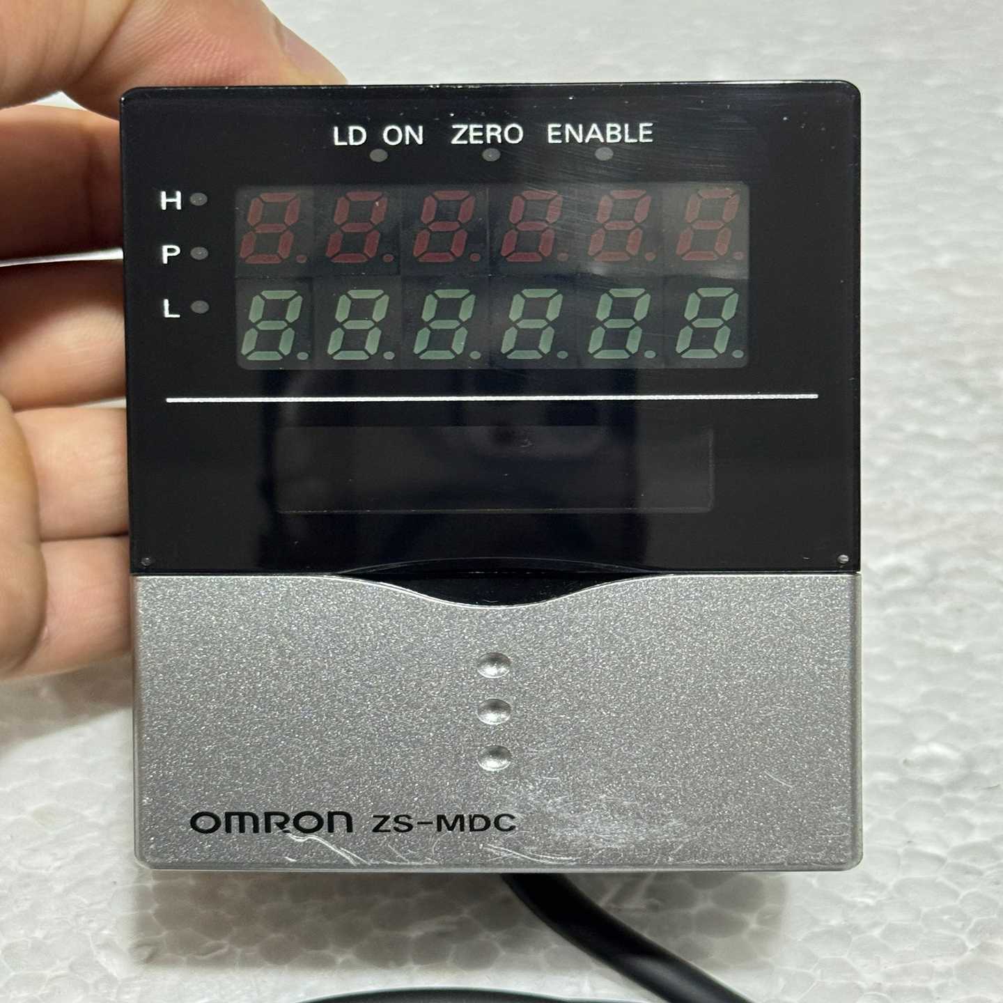 询价~欧姆龙智能传感器控制器，型号：ZS-MDC11-02，日本原