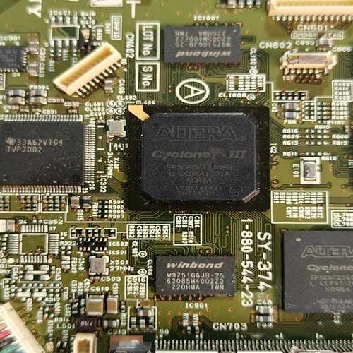 【议价】EP3C80F484，老呸，有4个。有的可以联系。外观包适用