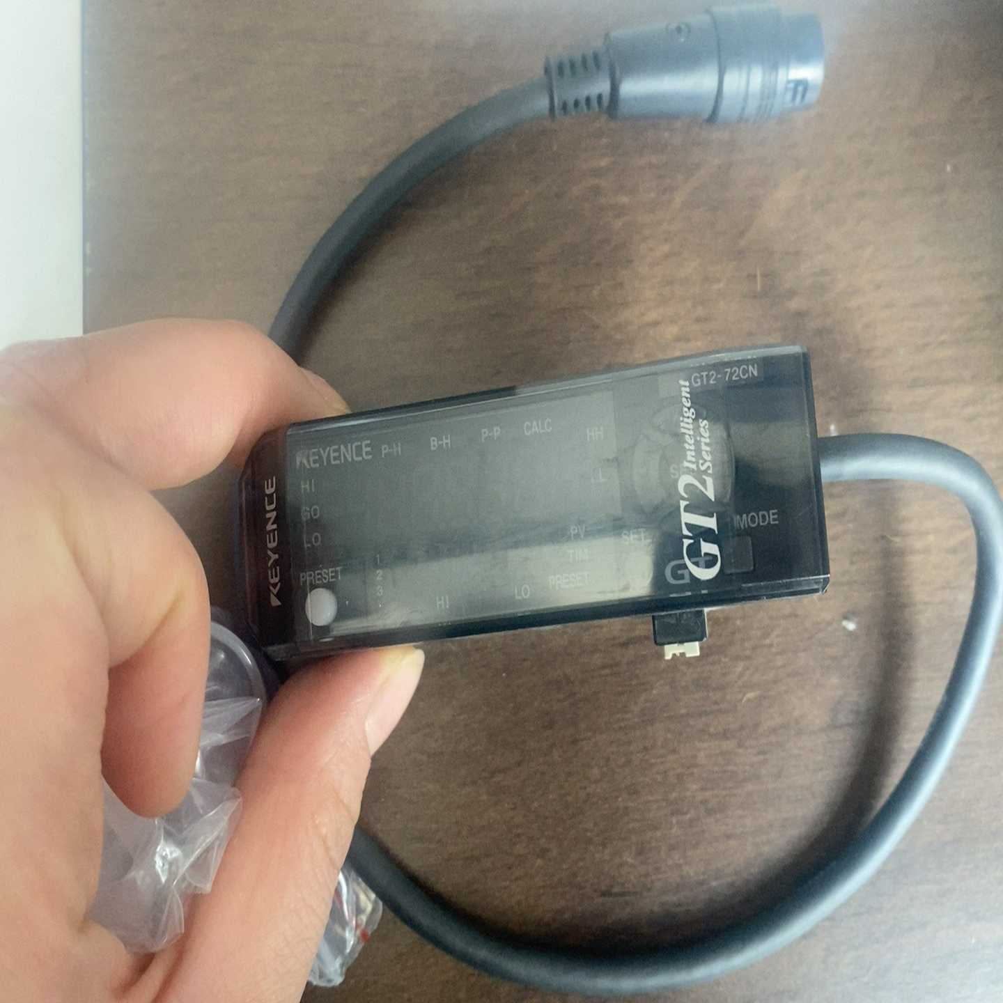 咨询-基恩士传感器接触式GT2-72CN,实物图