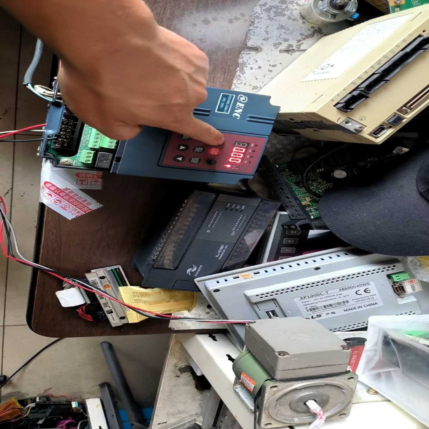 易能1.5Kw变频器EDS1000-2S0015B询价