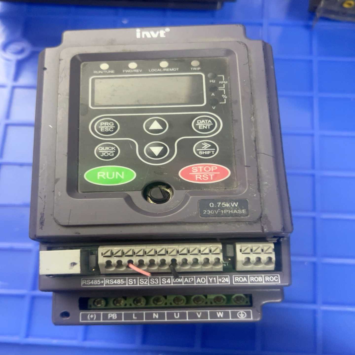 英威腾变频器750W单相输入CHE100-0R7G-S2，二询价