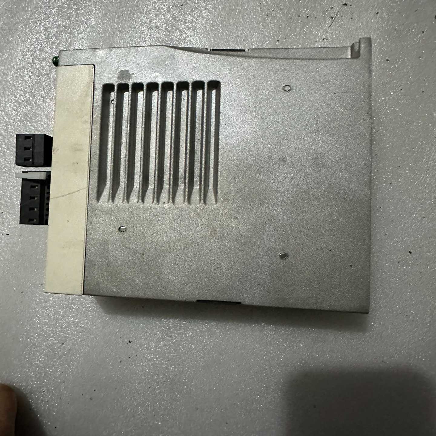 询价莱维特LGT240电容麦，成色如图，功能正常无拆修，的联