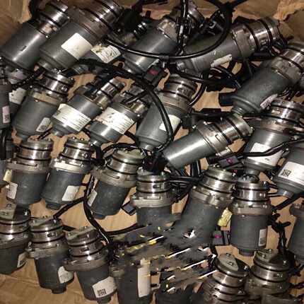 奥迪A8Q7途锐卡宴途观极光差速器电机分动箱电机马达四驱电机--议