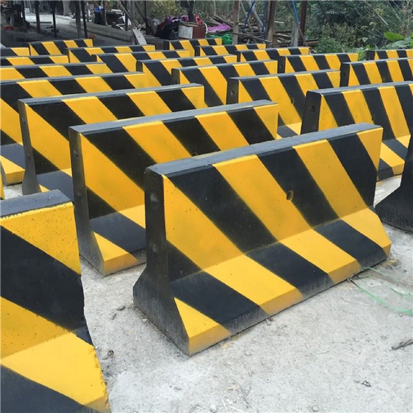 门口禁止停车警示牌告示牌橡胶反光路锥隔离墩方锥请勿泊车雪糕桶,基础建材,装修强力胶/万能胶,淘宝优惠券,粉丝福利购,淘宝优惠卷