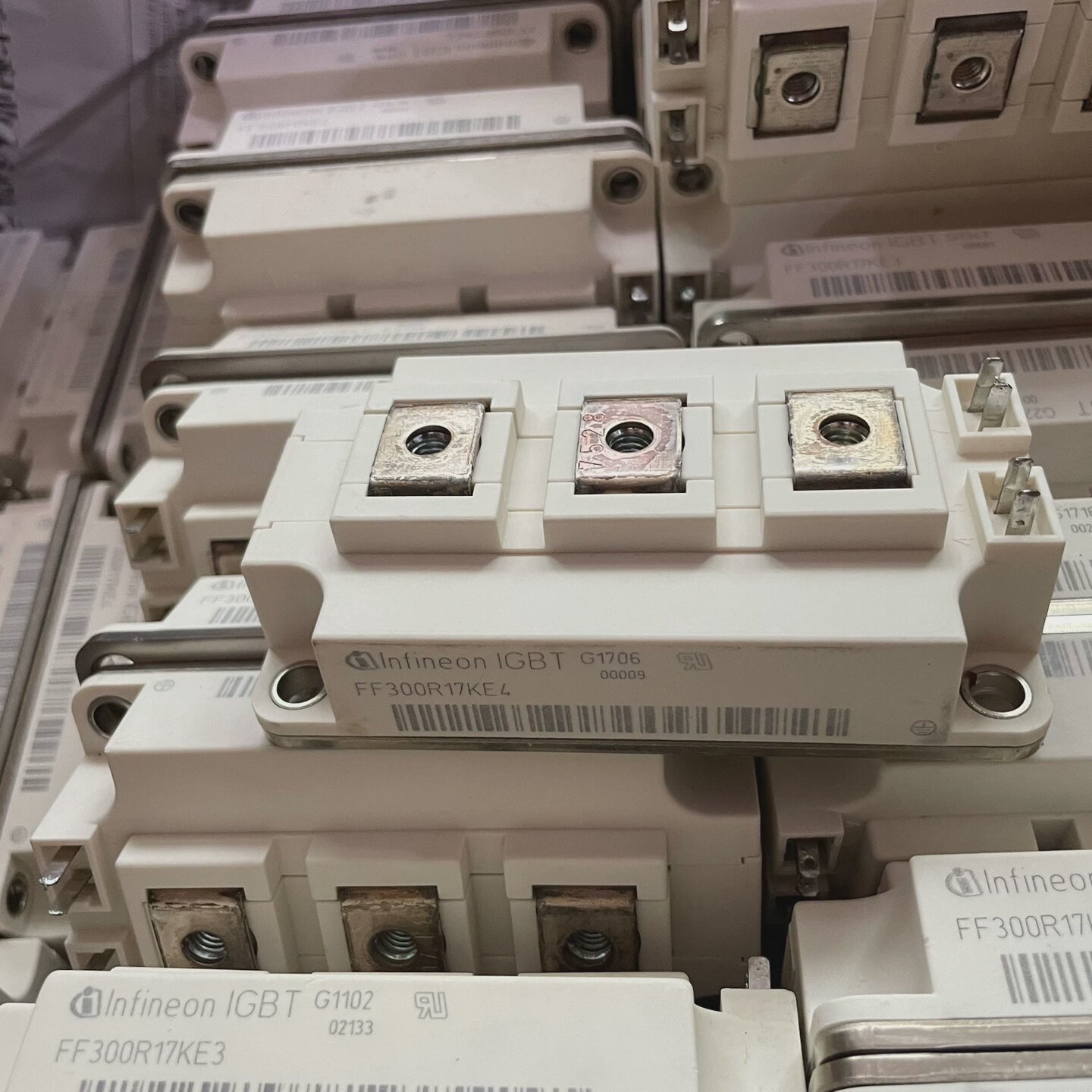 溢价-FF300R17KE4用拍前 - 实物图