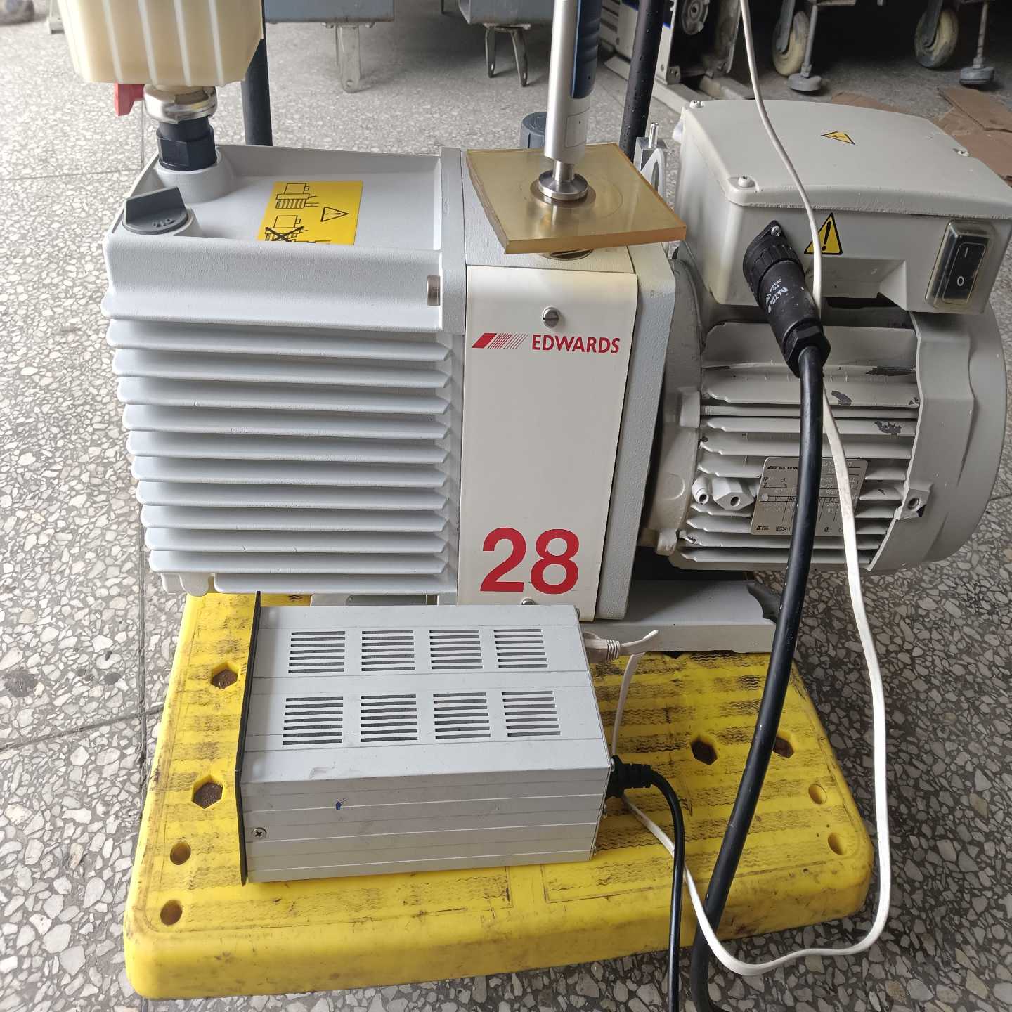 爱德华E2M28真空泵出售，功能包好，单相220V电压，已保--议价商