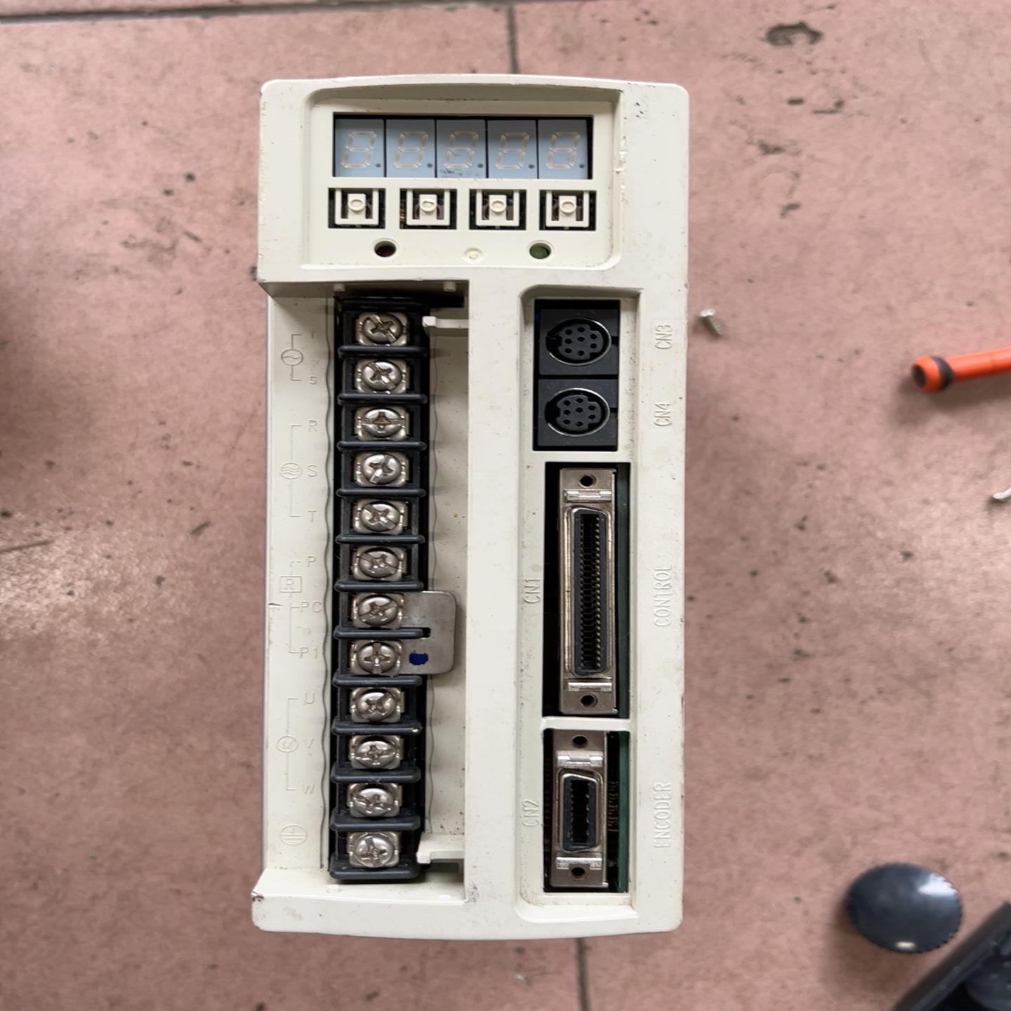 东元伺服驱动器 TSTA20C 成色如图所示不坏，议价