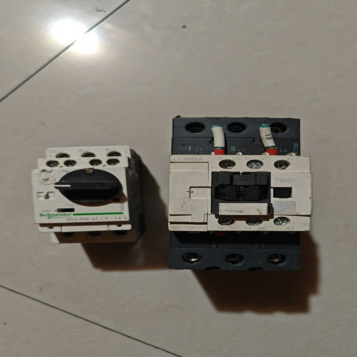 施耐德电动机断路器GV2-PM16C数量一只，施耐德LC1D--议价商品