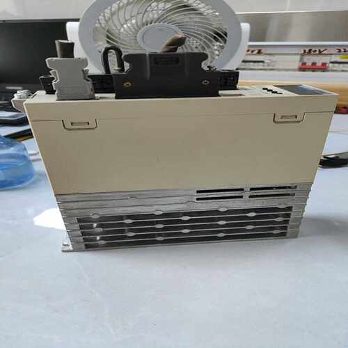 易能变频器EDS800-2S0004N/0.4KW多~询价