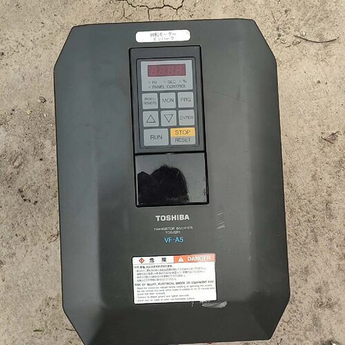日本TOSHBA东芝变频器7.5KW三相220VVFA5，议价商品