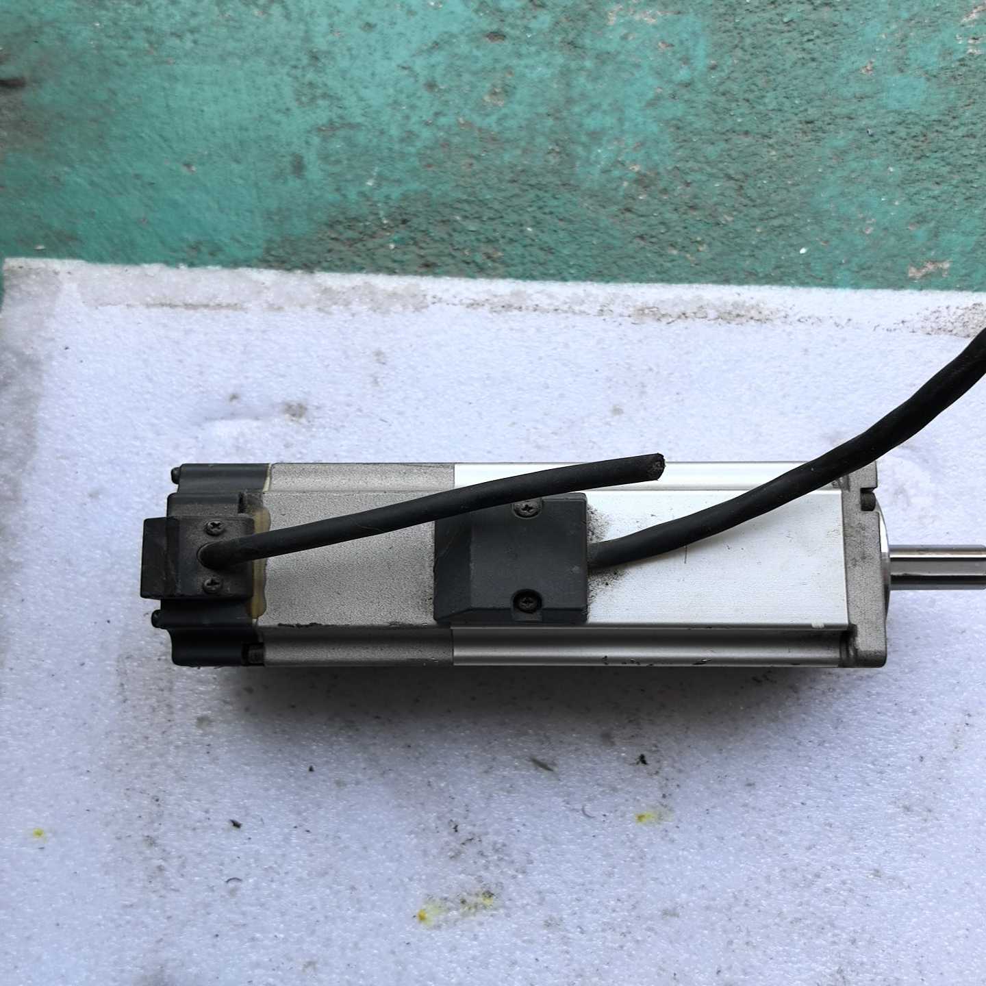 松下伺服马达MHMJ042G1V   400W 带煞车 原装--议价商品