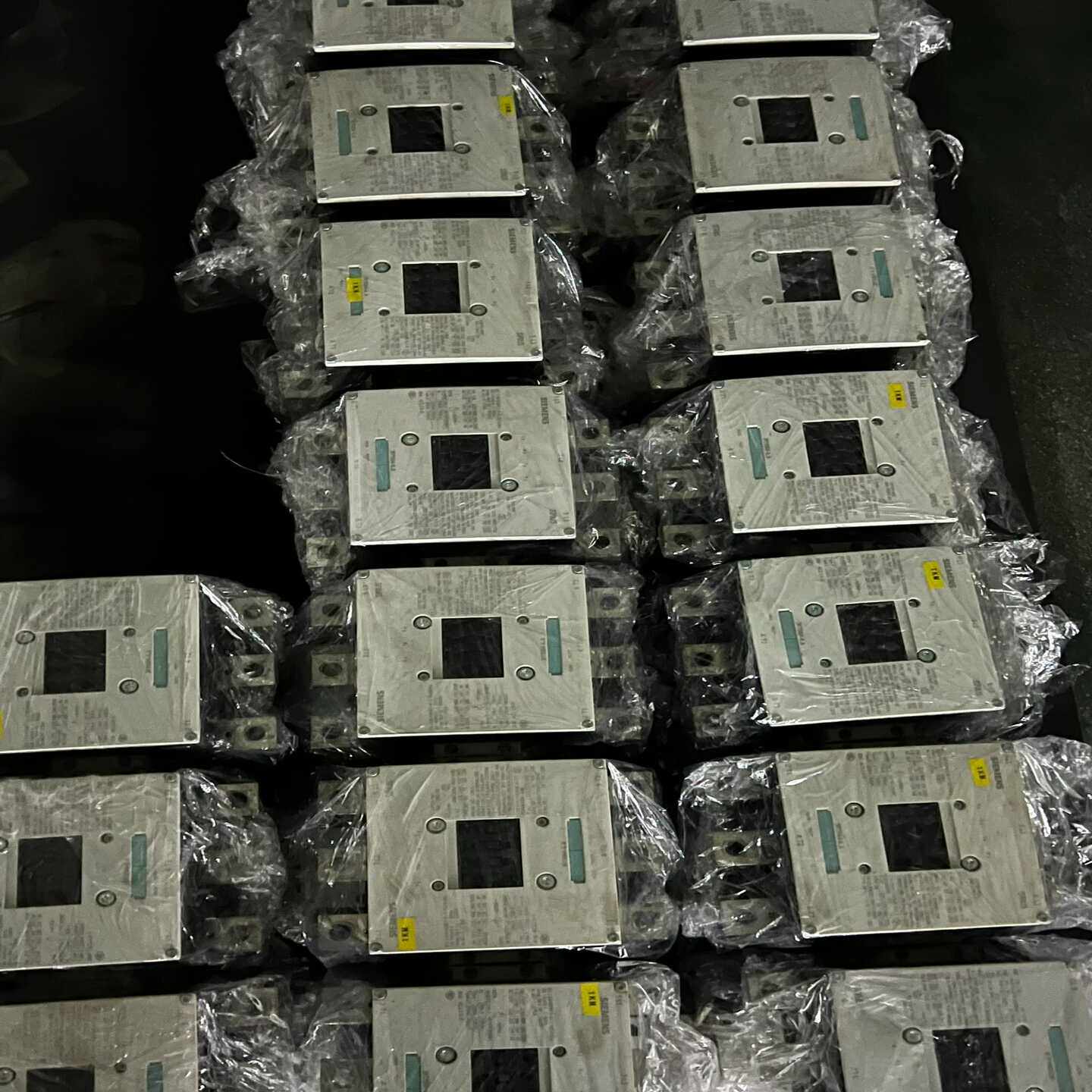 西门子3RH5921-1DA11断路器，数台，成色新，功能正-询价客服