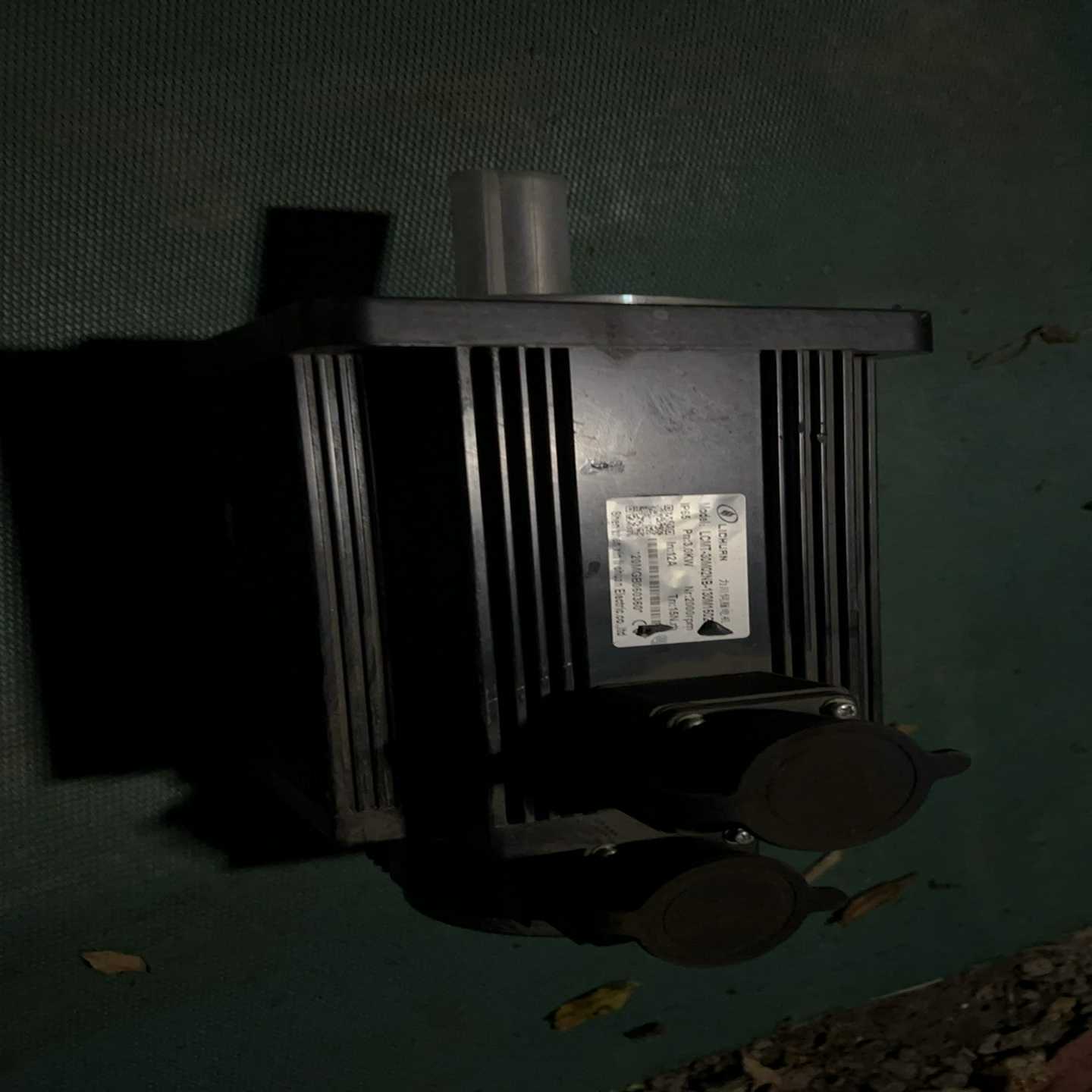 力川伺服电机LCMT-30M02NB-130M1602K，3--议价商品