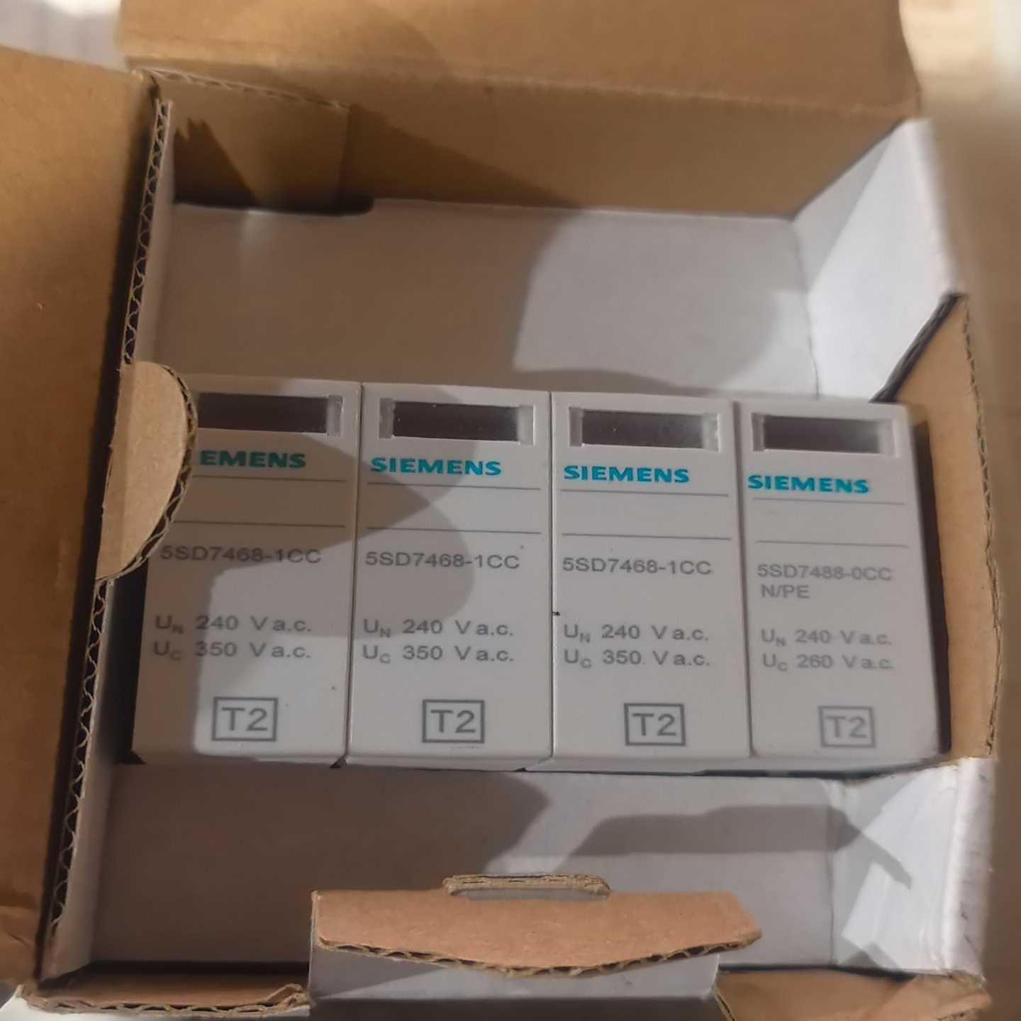 德国西门子，浪涌保护器5SD74，T2，40KA，3PN-议价