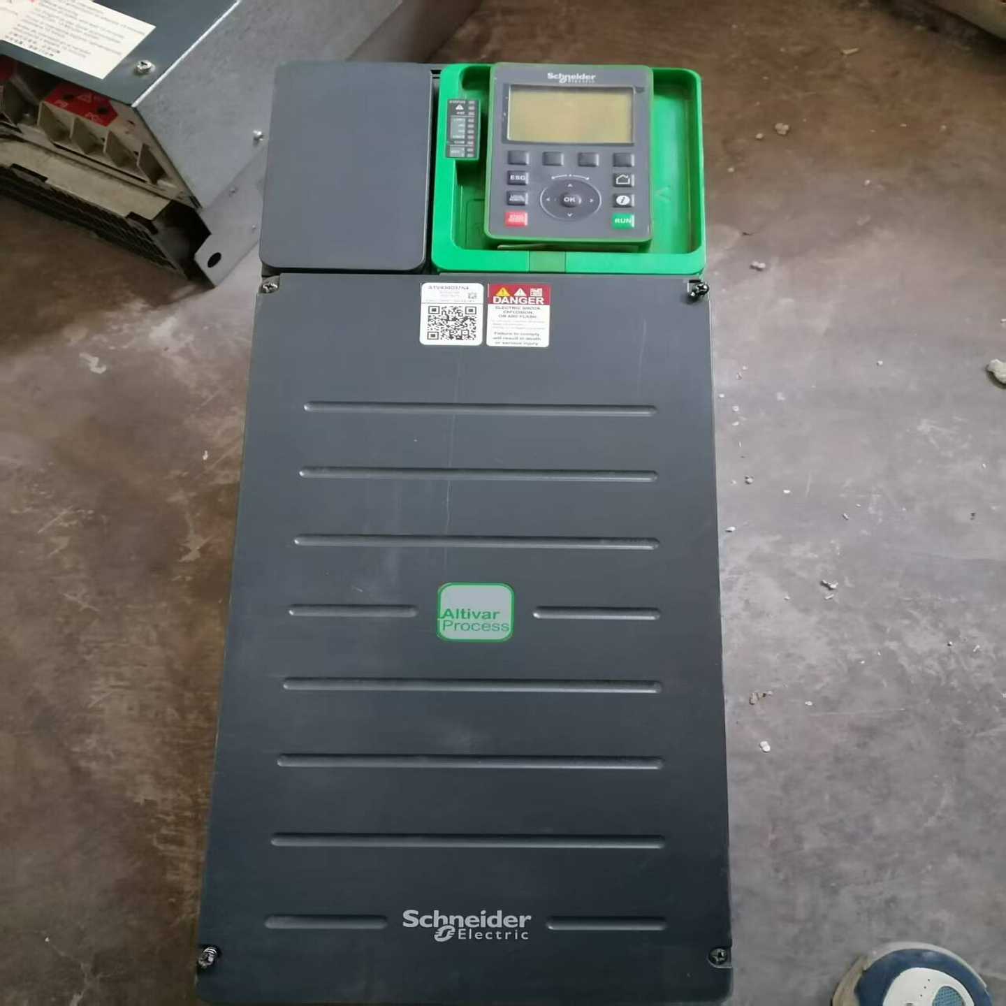 施耐德变频器，型号ATV930D37N4，37KW三相，实物--议价商品
