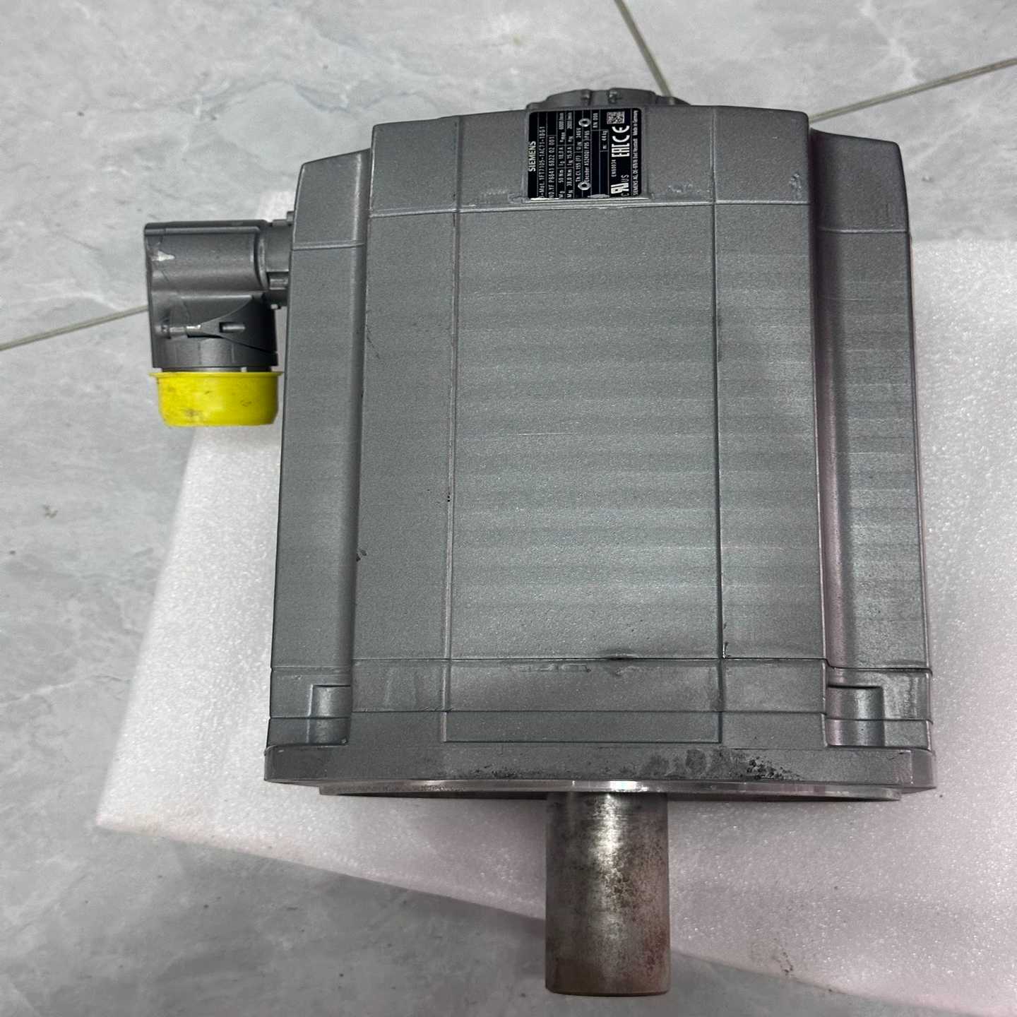 IFM易福门IFS704电感式接近开关M12直流三线询价