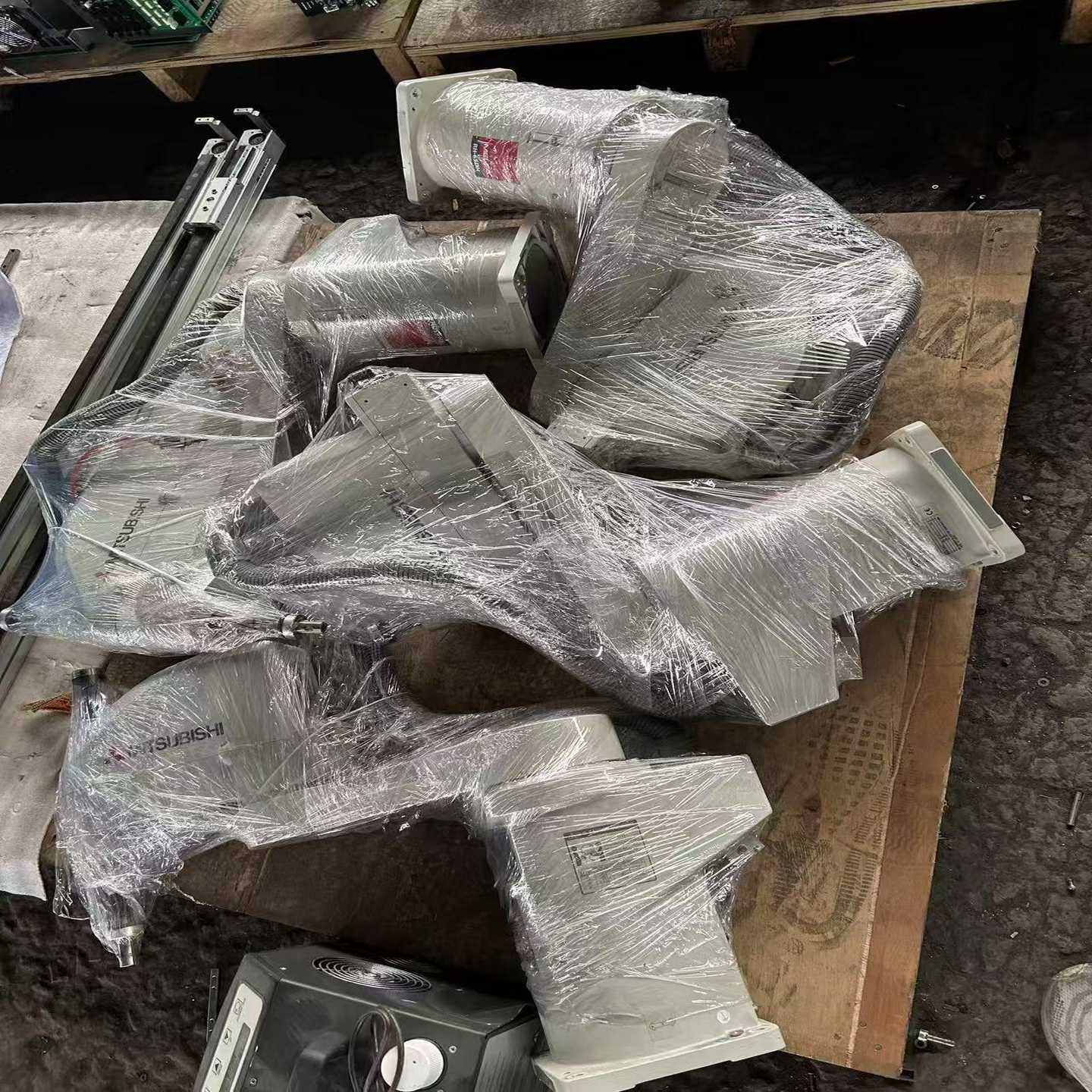 询价三菱工业机器人RH-6SDH5520-S15控制器，原装正品