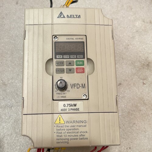 询-台达变频器VFD007M43B一台0.75kw成色好