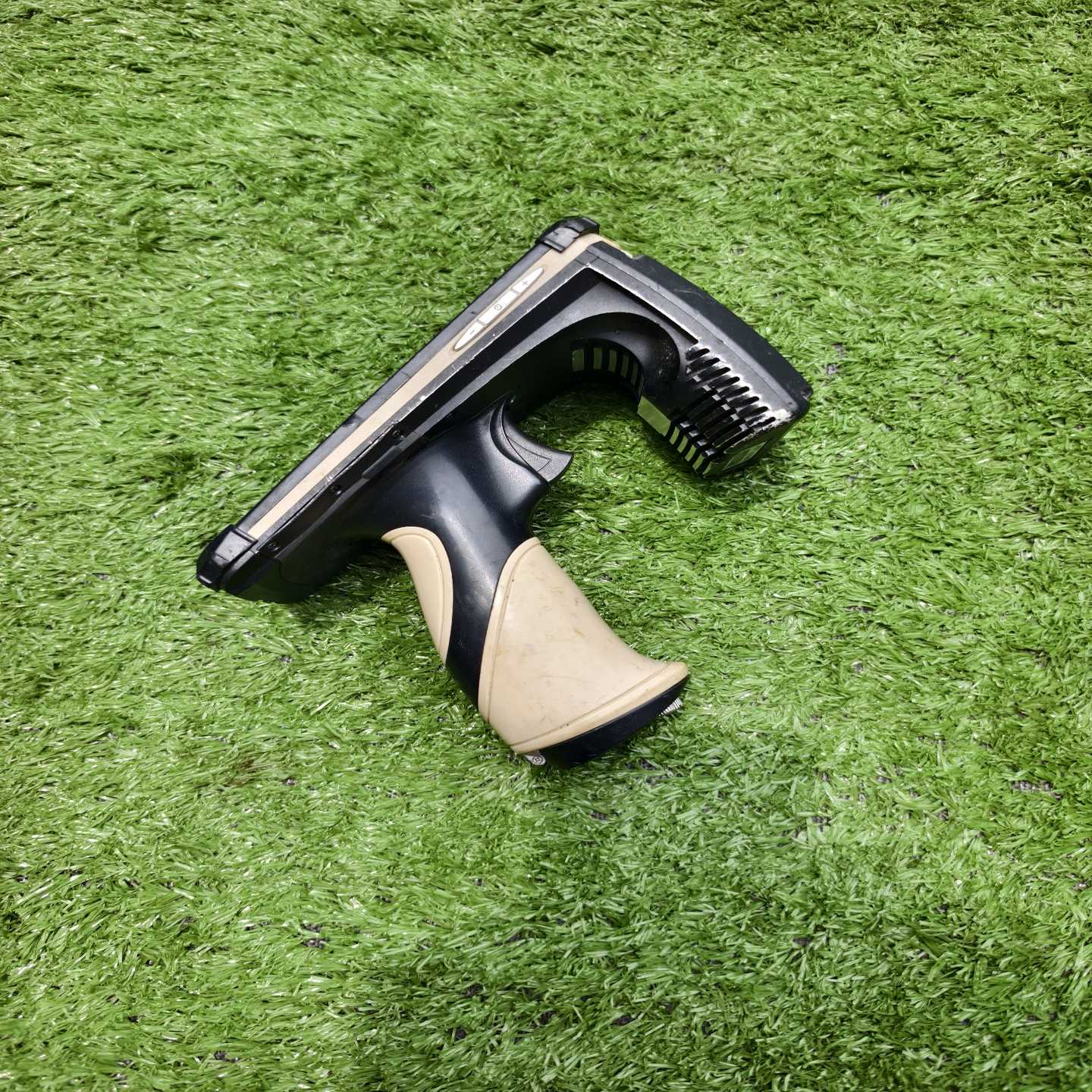 英思腾CNIST超高频RFID手持机，安卓终端PDA盘点--议价商品