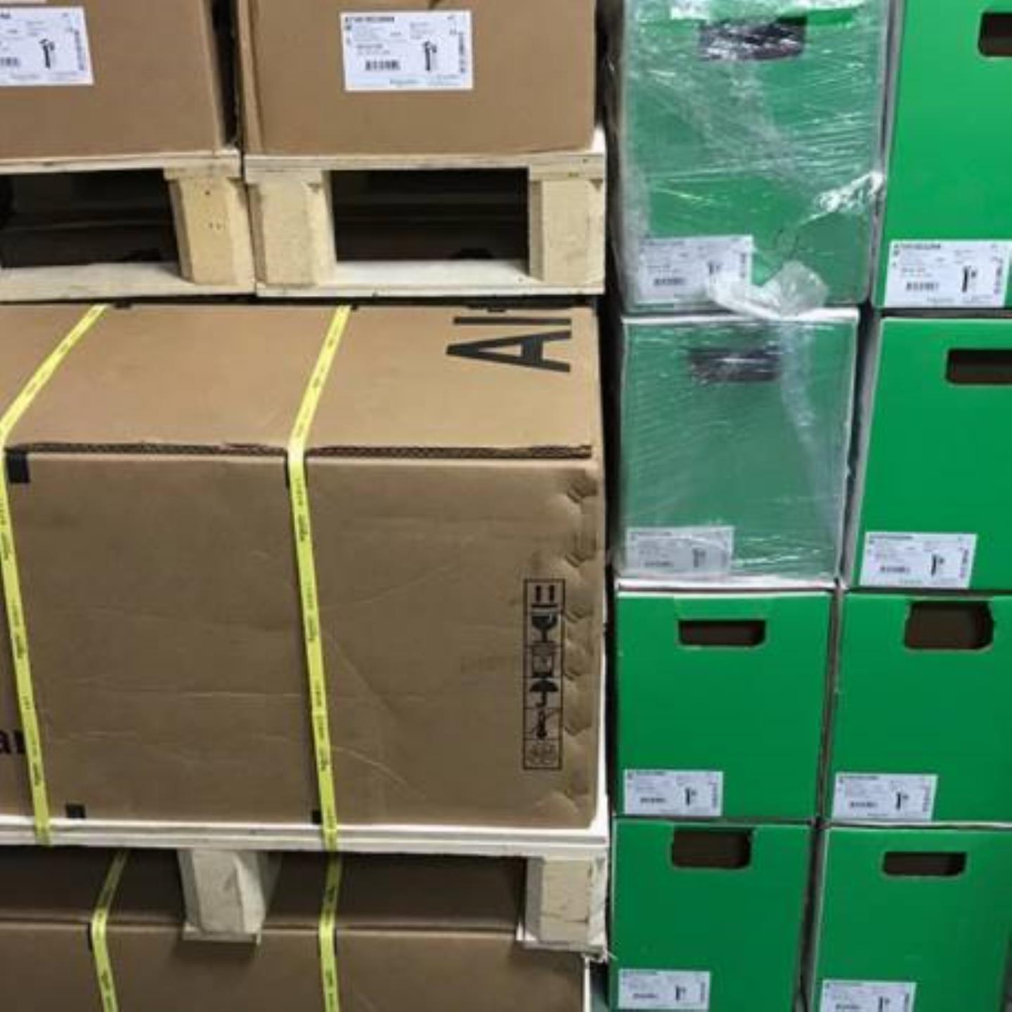 配件ATV310HD18N4A ATV310HD15N4A 施耐德变频器现货包邮议价