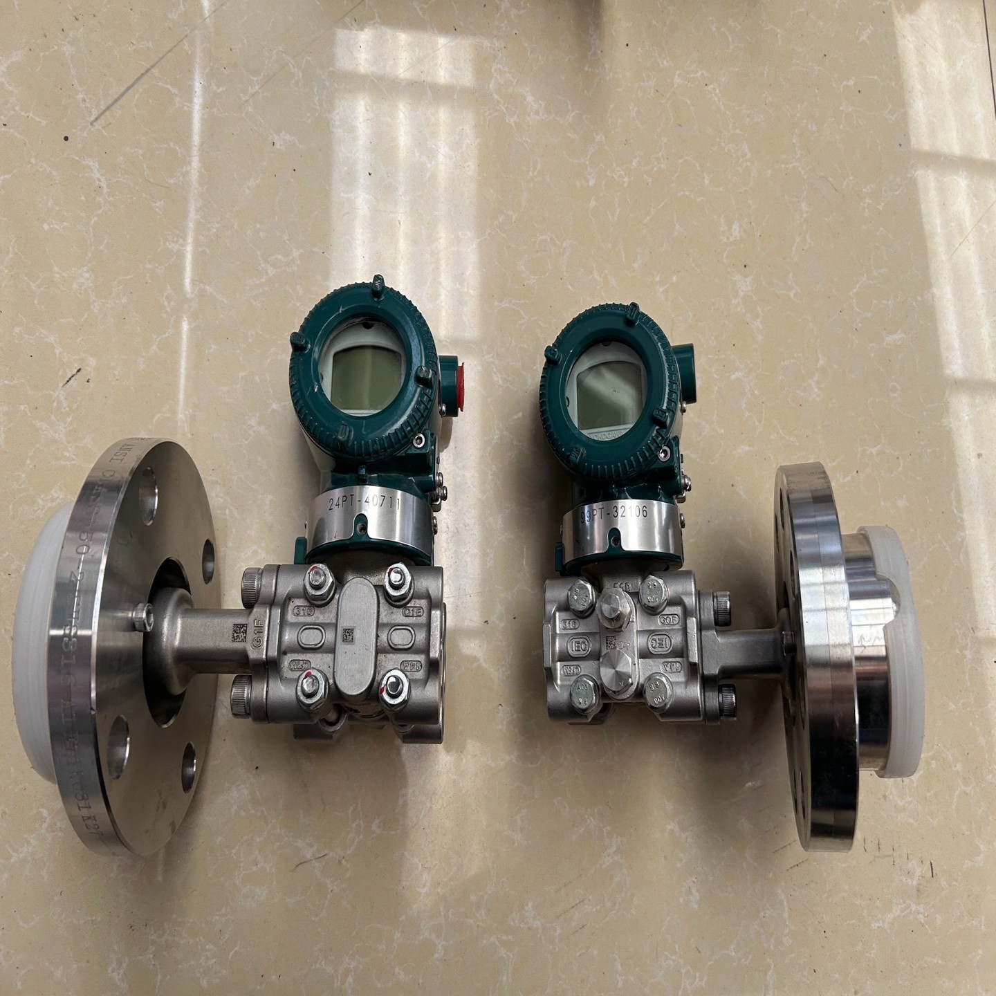 横河EJA210E-JZ变送器，未使用，有划痕，功能包正（佳毅工控）