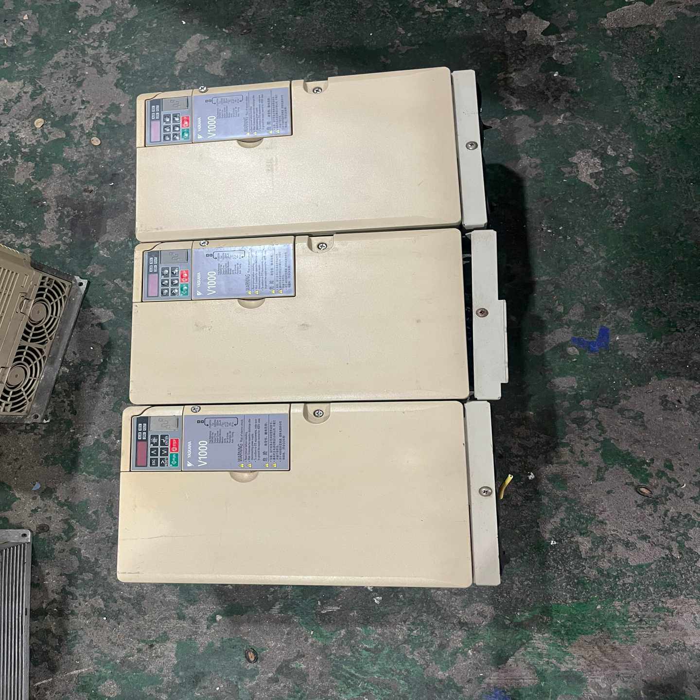 CIMR-VB4A0031FBAV1000系列变频器