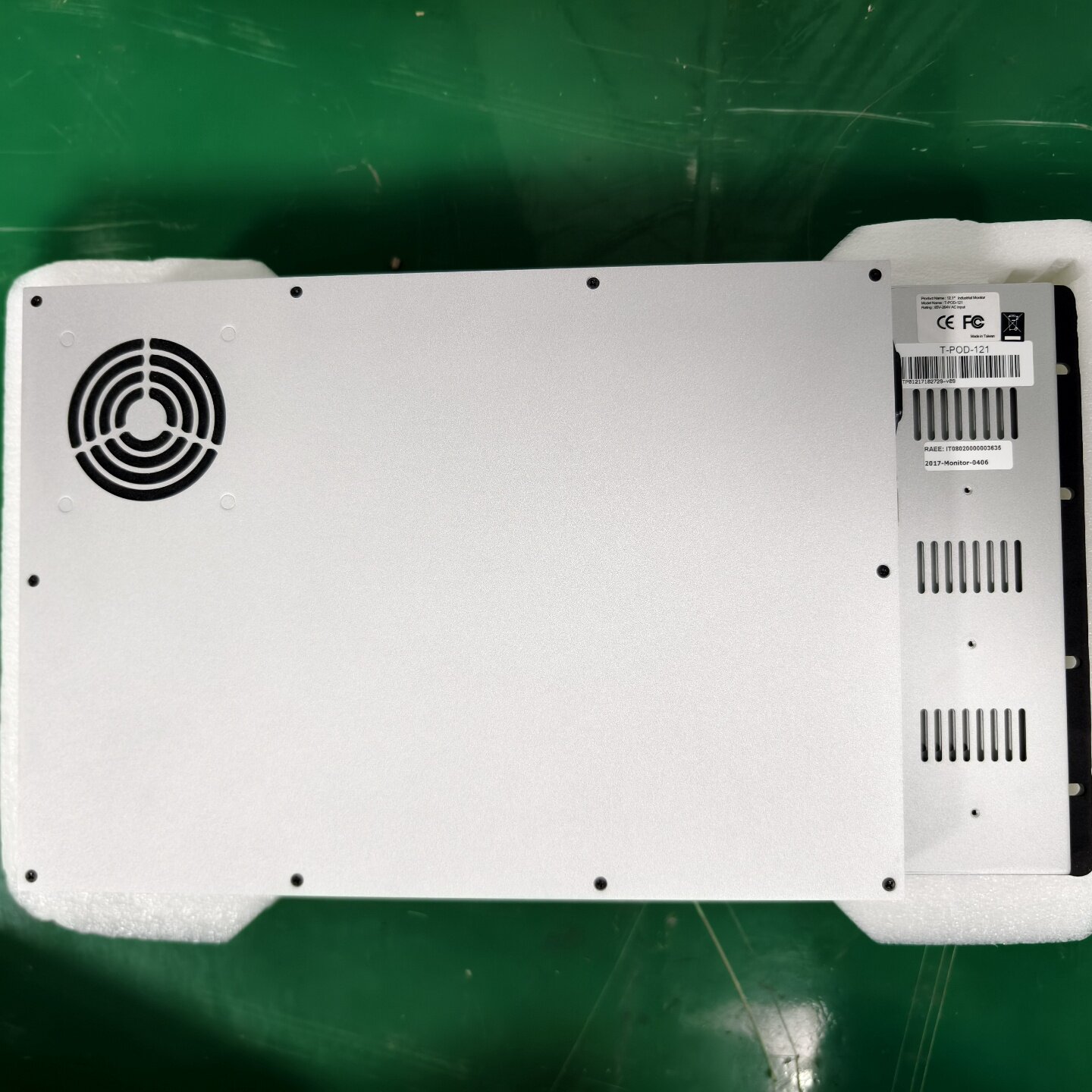 工业级12.1寸T-POD-121显示器，全新未使用，包装完议价