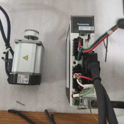 松下驱动电机一套电机型号MHMD022G1U驱动MADHT