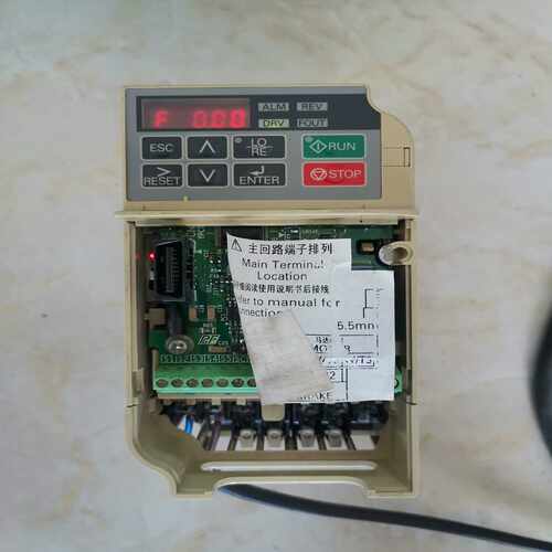 变频器J1000系列CIMR-JBBA0003BAA/0