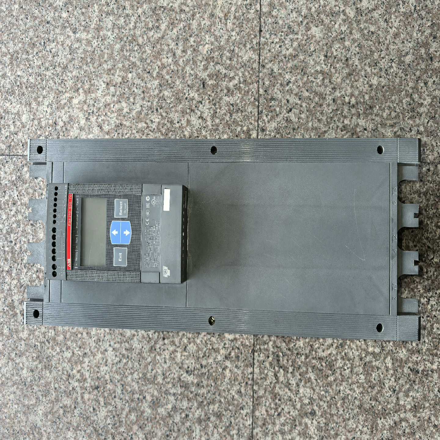 询价ABB软启动器，PSE210-600-70，发货之前会重新测