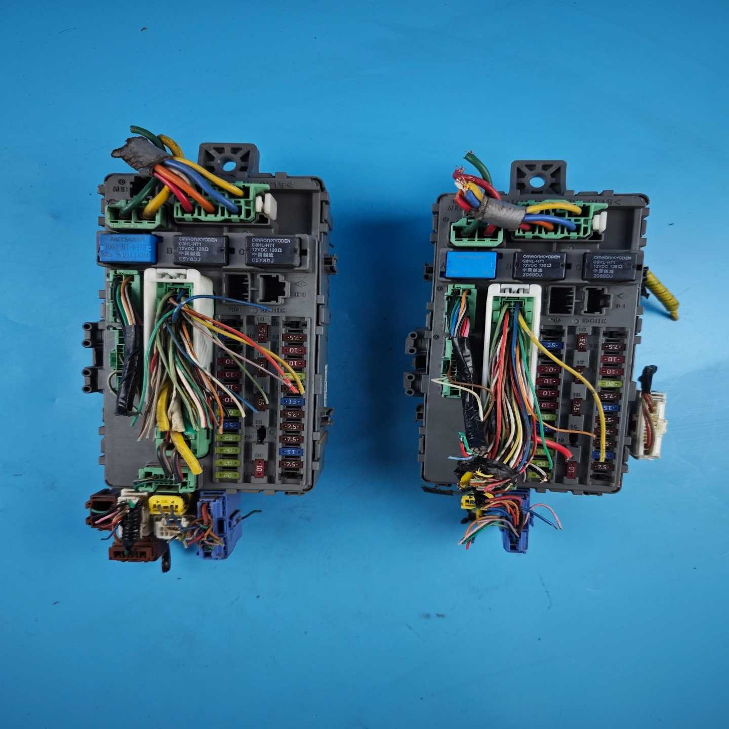 八代雅阁保险盒，室内保险盒，车身电脑，车身模块，图片就是实物