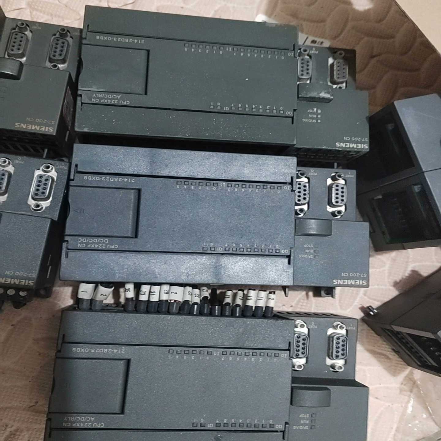 【议价】PLC，214-2BD23。四台，适用