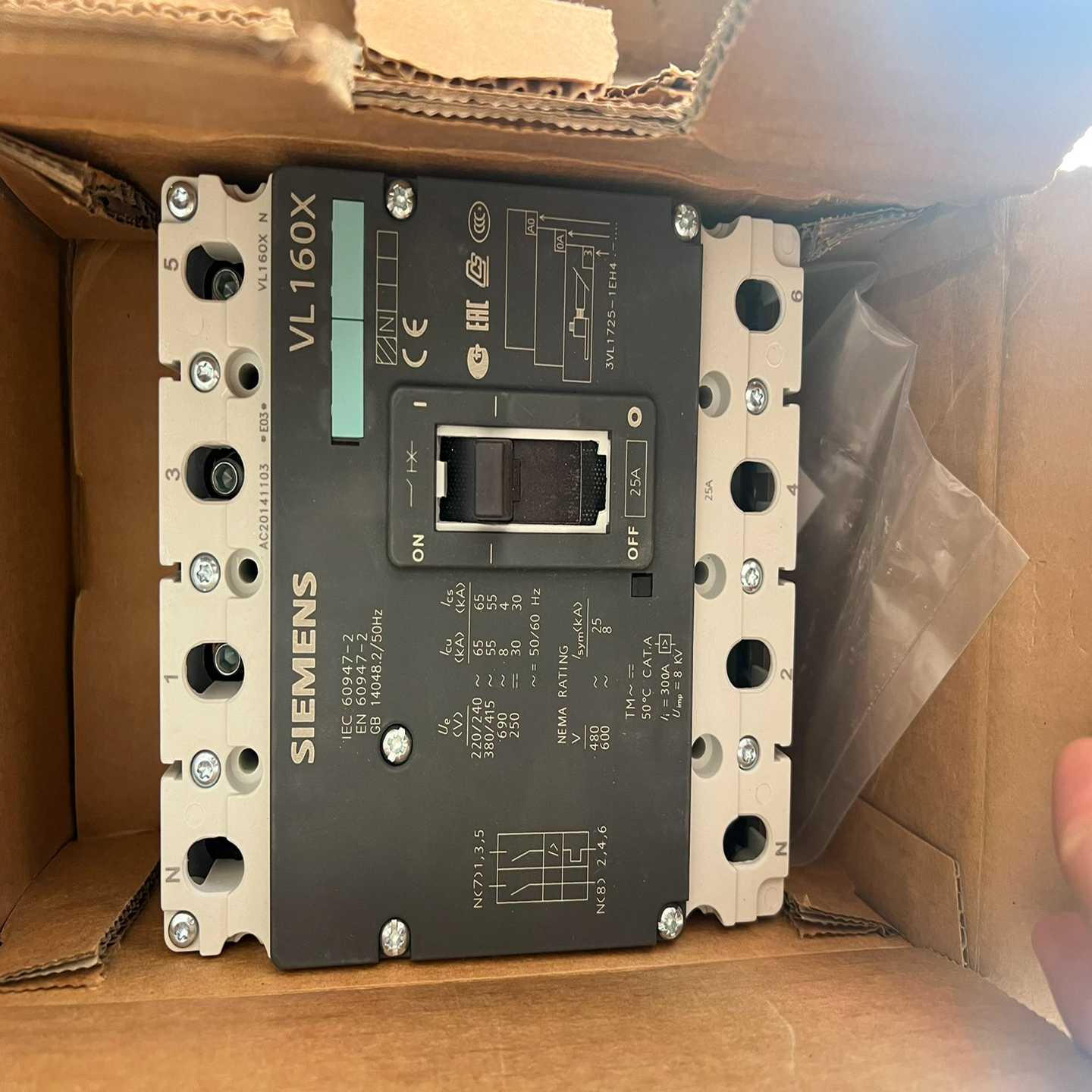 断路器3VL1725-1EH43-0AA0~询价