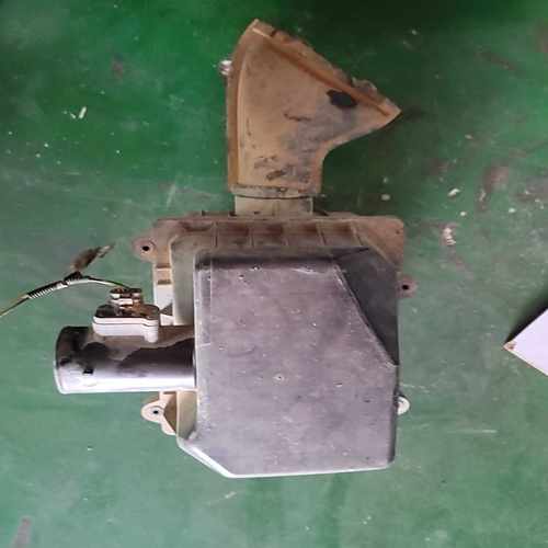 江铃驭胜空滤壳上下盖65块钱，空气流量计45块钱，12年2.--议价商