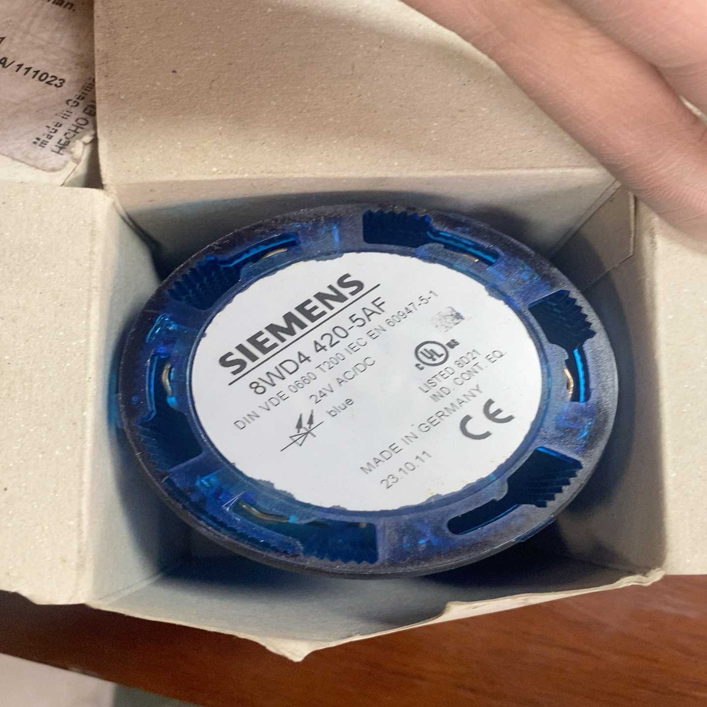 询价西门子常明灯8WD4420-5AF全新原装