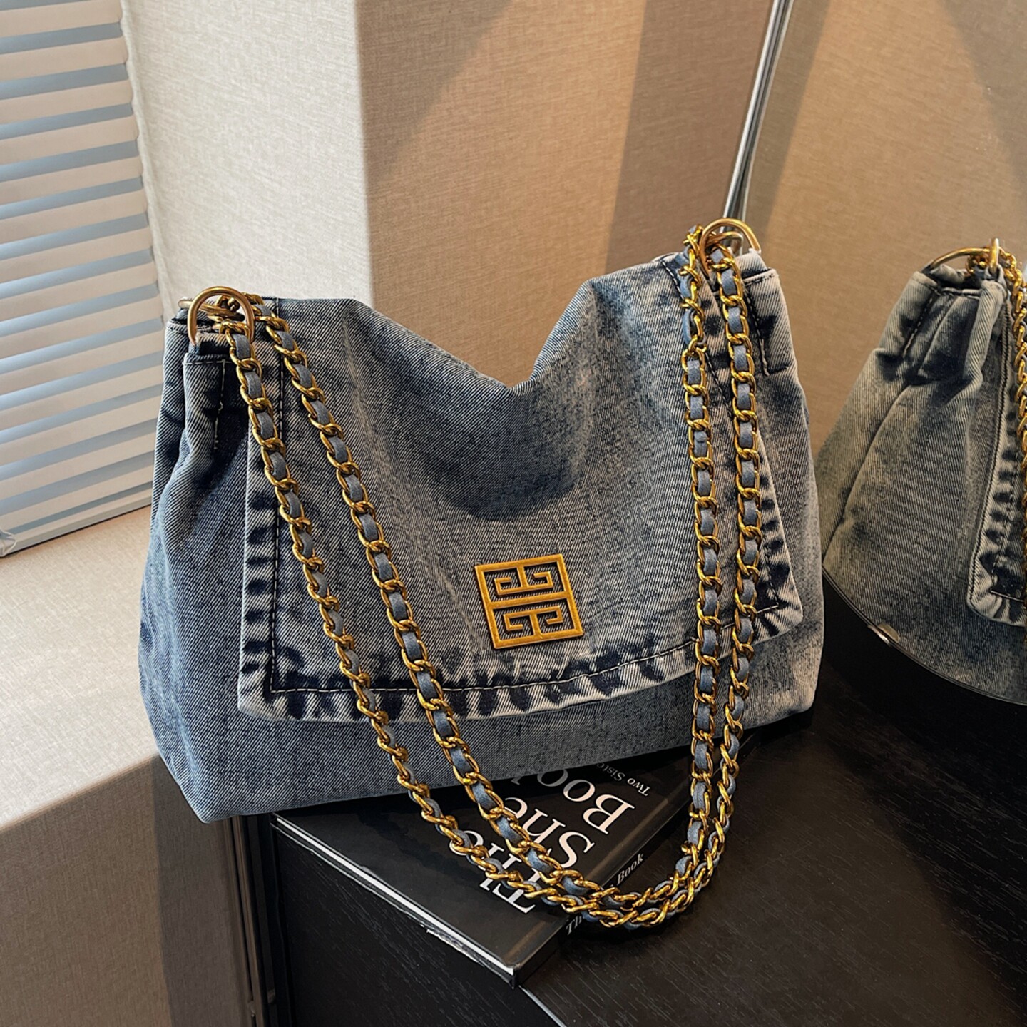 休闲通勤大容量牛仔布包包女式2025新款高级感链条单肩斜挎托特包