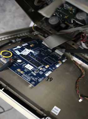 【星慕电子】UT4000B 仪器如图拍的  的联系  正常点亮