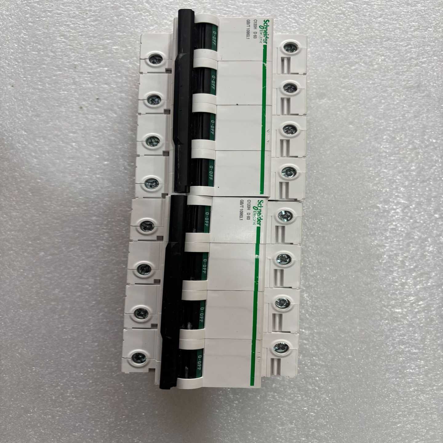 施耐德C120H系列4P63A空气开关断路器，D型，实物图片--议价商品