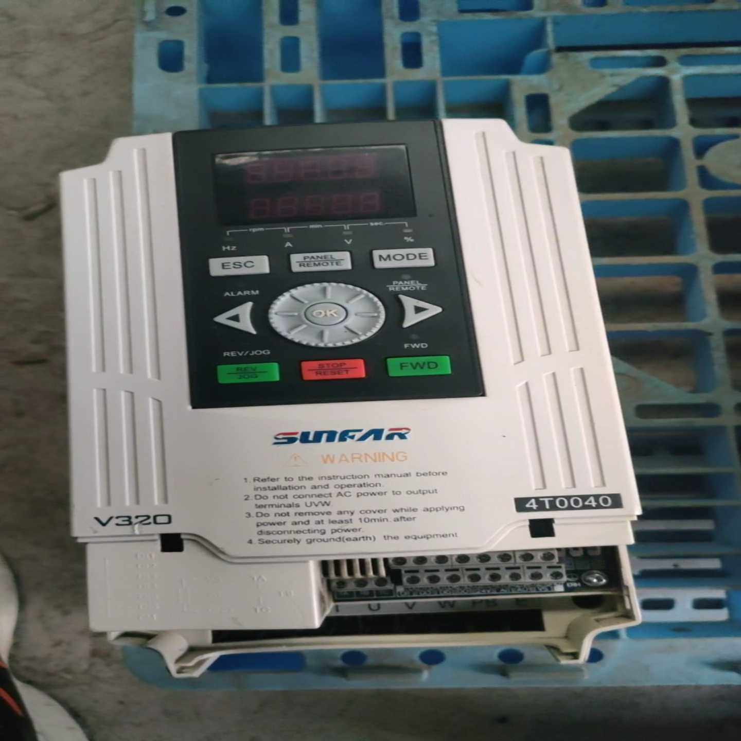 四方V320-4KW变频器两台，成色自定义，缺端盖，商标看不询价,基础建材,其它五金,淘宝优惠券,粉丝福利购,淘宝优惠卷