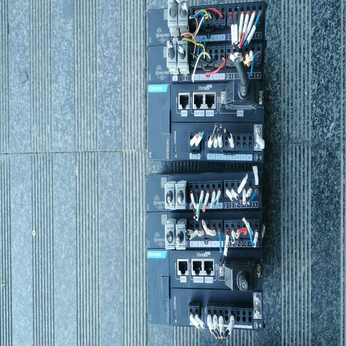 汇川四轴伺服驱动器SV820N2S2C2DC（佳毅工控）