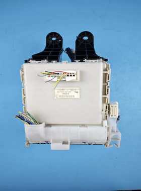 丰田卡罗拉保险盒，室内保险盒，车身电脑，车身模块，82730--议