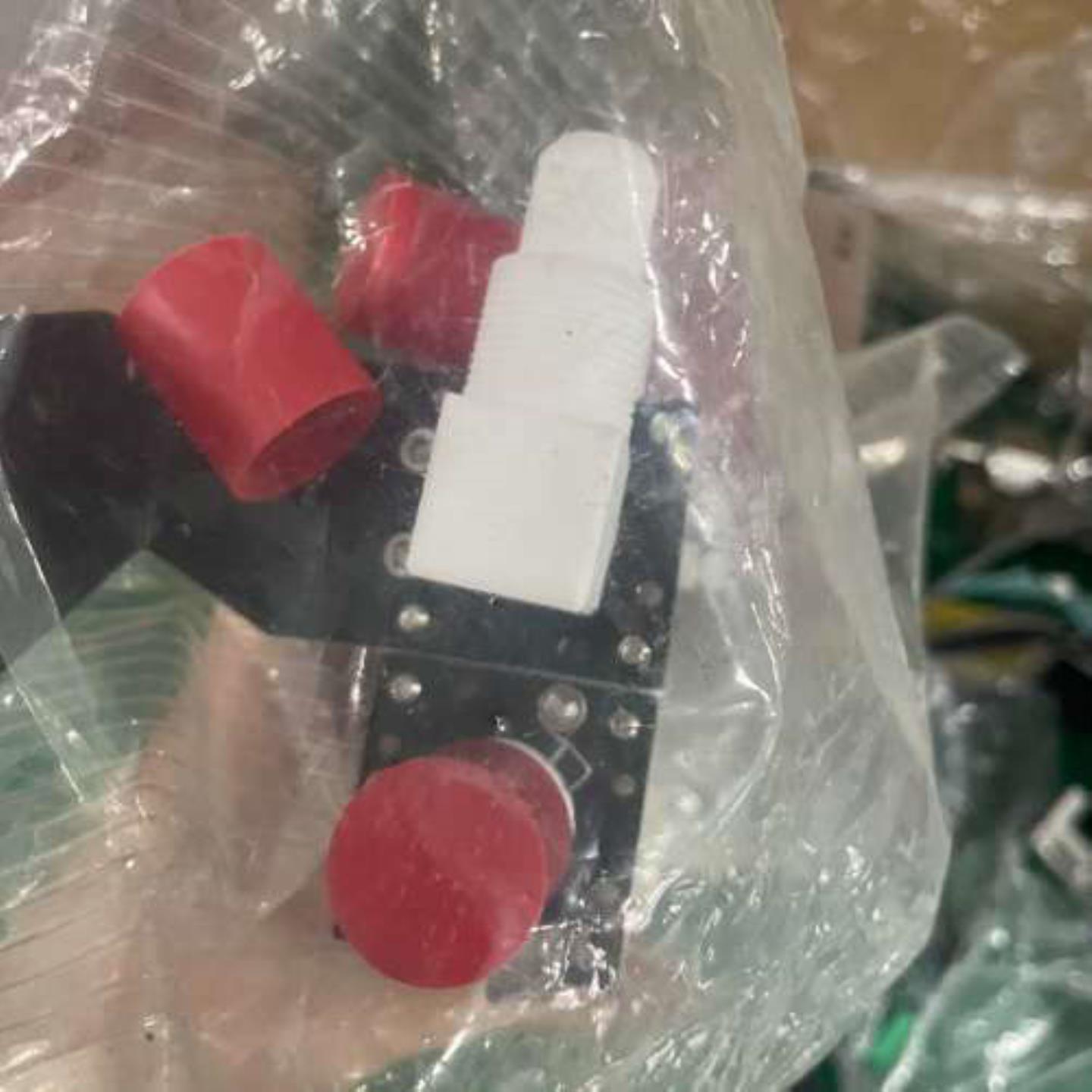 售前询价维修议价威孚尿素泵型号1T071白色外壳红色按钮带