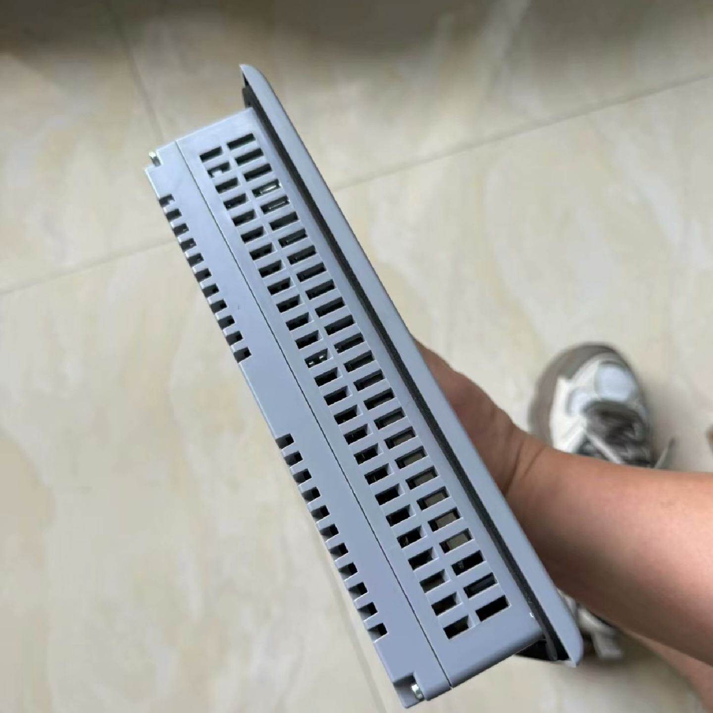 西门子KTP600 Basic color触摸屏，型号6AV--议价商品