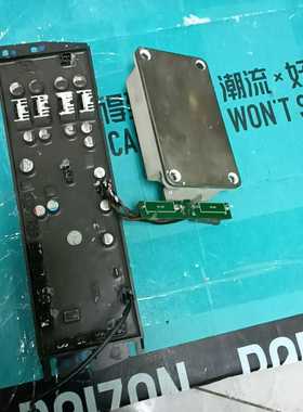 出施耐德品牌的ATV71HD37N4Z型号配件，黑色外壳，简--议价商品